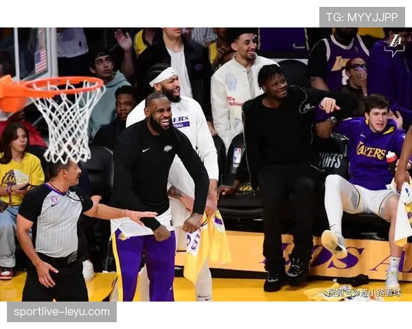 詹姆斯创生涯新高，强势带队赢下关键战，状态回暖引关注