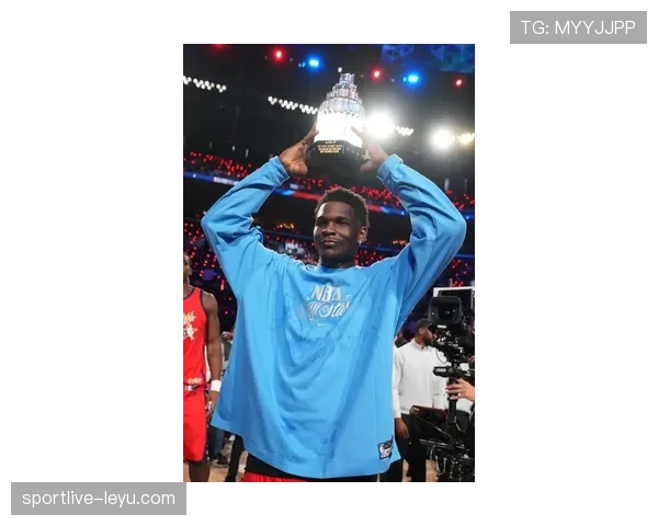 爱德华兹率卢顿城持续高光，英超新赛季表现引期待